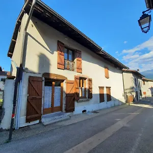 Maison De Village Au Pied De La Montagne Hébergement de vacances